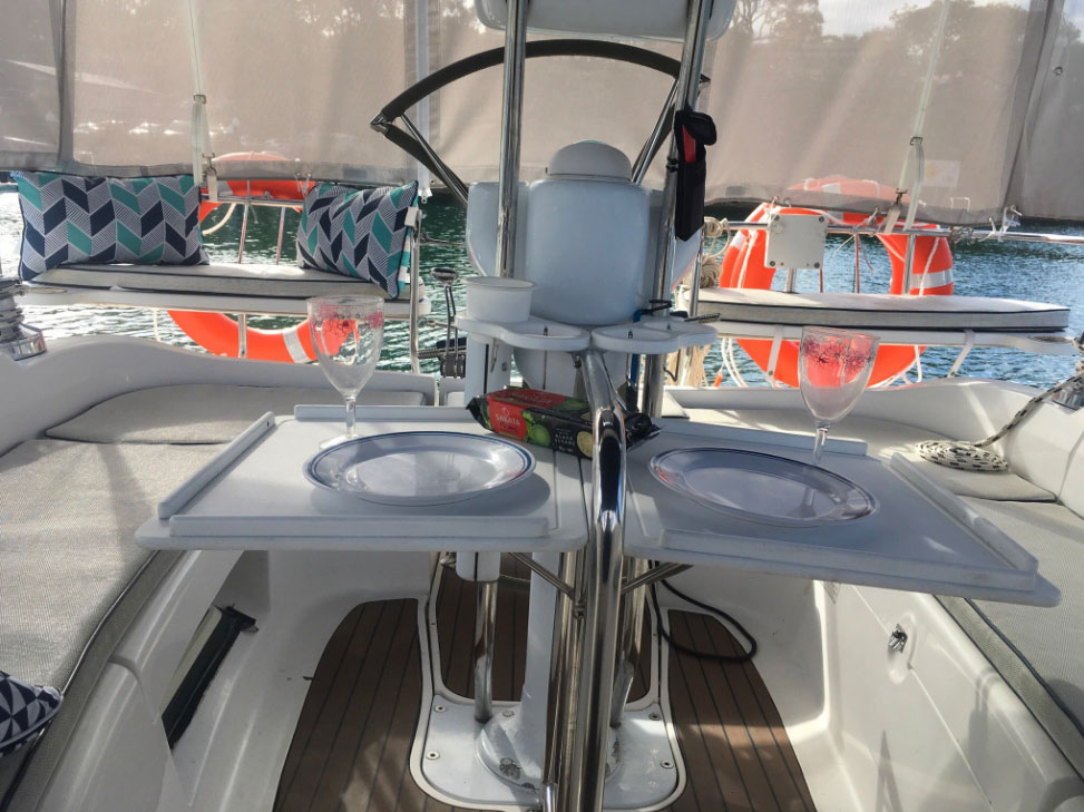 Cockpit and wheel on the Hunter 38 Sha Meduza